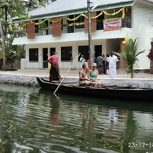 Homestay Royal Munroe Palace, Mundrothuruth